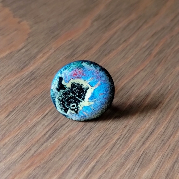Jewelry - 🌻Single Screw Back Earring